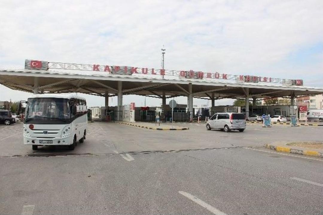 Suriye&rsquo;ye Gidecek 24 Ambulans Kapıkule&rsquo;den Giriş Yaptı