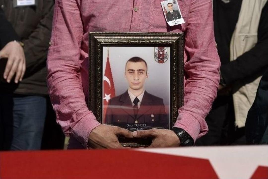 Şehit Uzman &Ccedil;avuş Tun&ccedil;el G&uuml;m&uuml;şhane&rsquo;de Son Yolculuğuna Uğurlandı