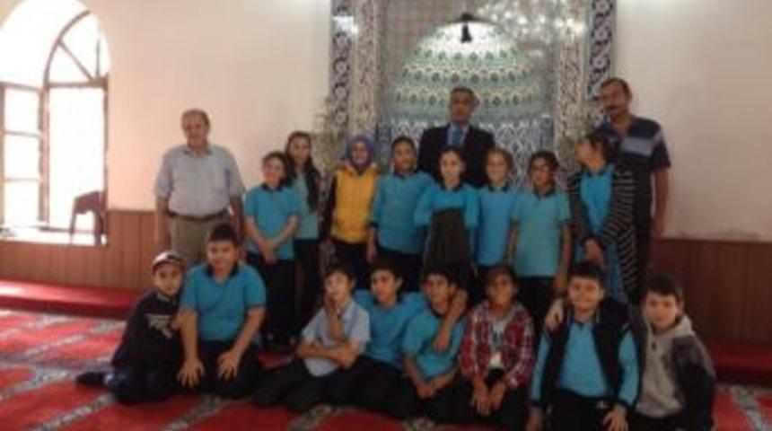 &Ouml;ğrenciler Kadı İskele Camii&rsquo;nde