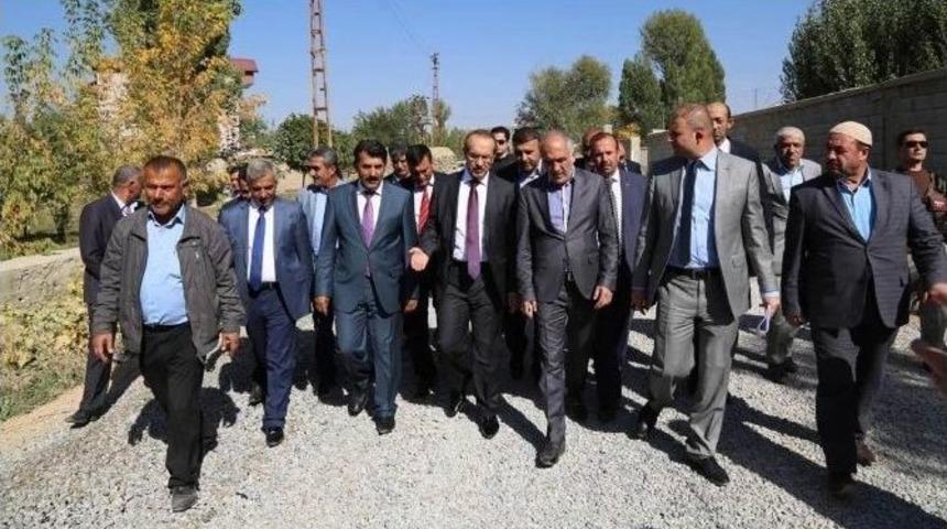 Muş&rsquo;ta Yol Asfaltlama &Ccedil;alışması