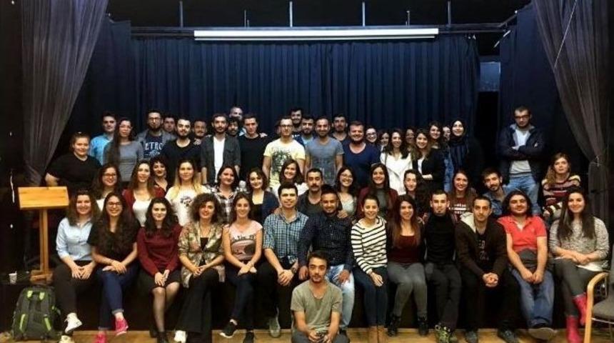 Gen&ccedil;lik Meclisi Yeni G&ouml;n&uuml;ll&uuml;leri Ağırladı