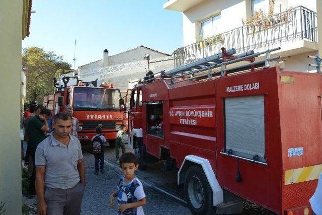 Söke’de Tarihi Kemalpaşa Mahallesi’ndeki Yangın Paniğe Yol Açtı