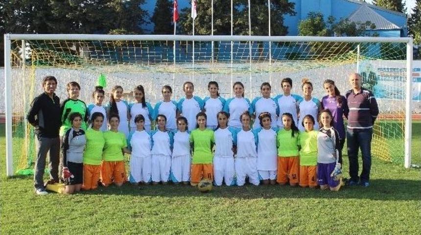 Adıyaman&rsquo;ın İlk Ve Tek Kız Futbol Takımı Bu Yıl 3. Lig&rsquo;de Oynayacak