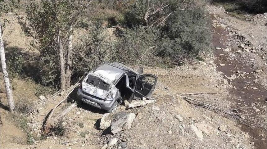 G&uuml;m&uuml;şhane&rsquo;de Trafik Kazası :1 &Ouml;l&uuml;, 3 Yaralı