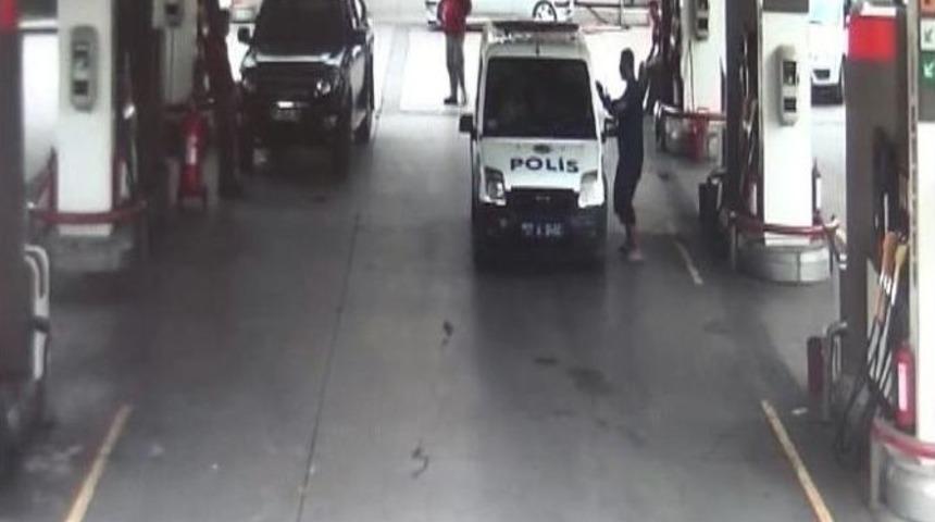 Madde Bağımlısı Gencin Tinerine Polisten Biber Gazlı M&uuml;dahale