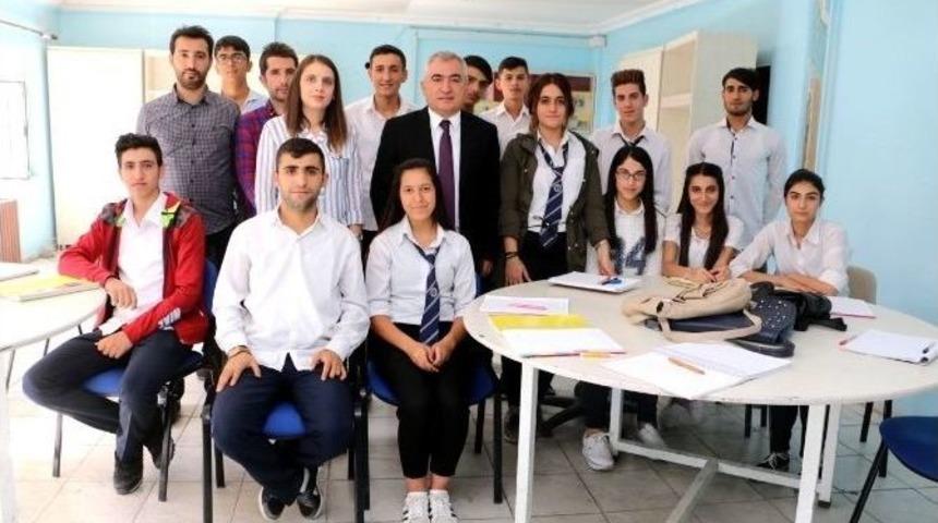 İl Milli Eğitim M&uuml;d&uuml;r&uuml; Aslan Bağlar&rsquo;daki Okulları Gezdi