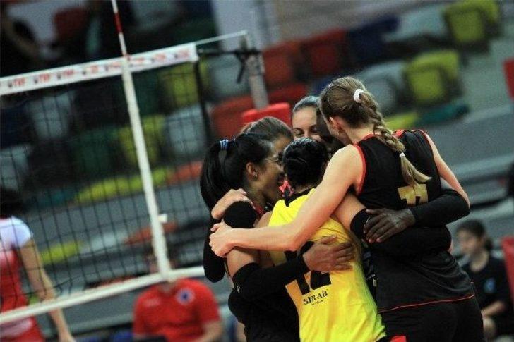 Uluslararası Cengiz Göllü Kadınlar Turnuvası G4