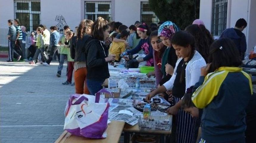&Ouml;ğrencilerden Şehitler İ&ccedil;in Kermes