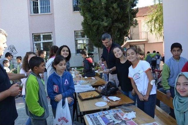 Öğrencilerden Şehitler İçin Kermes