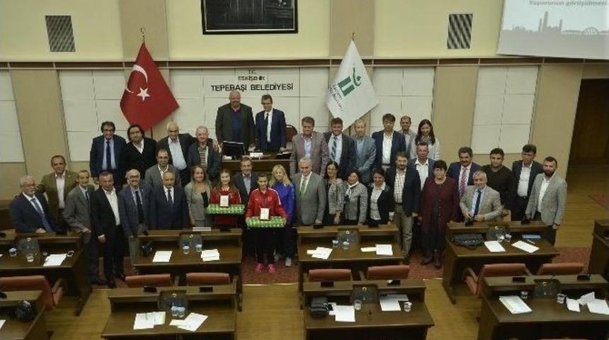 Tepebaşı Meclisi&rsquo;nden Şampiyonlara Kutlama Ve &Ouml;d&uuml;l