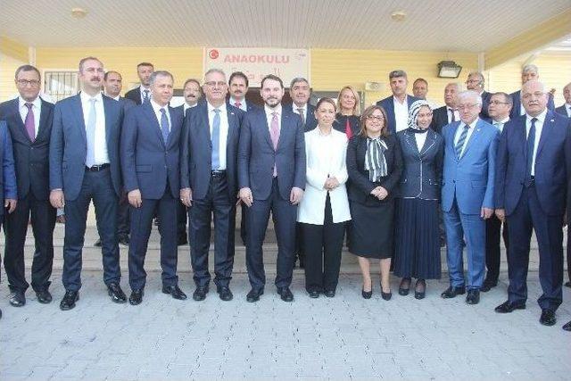 Bakan Albayrak, Suriyeli Vatandaşları Ziyaret Etti 1