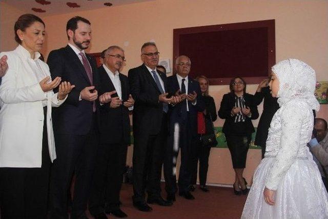 Bakan Albayrak, Suriyeli Vatandaşları Ziyaret Etti 3