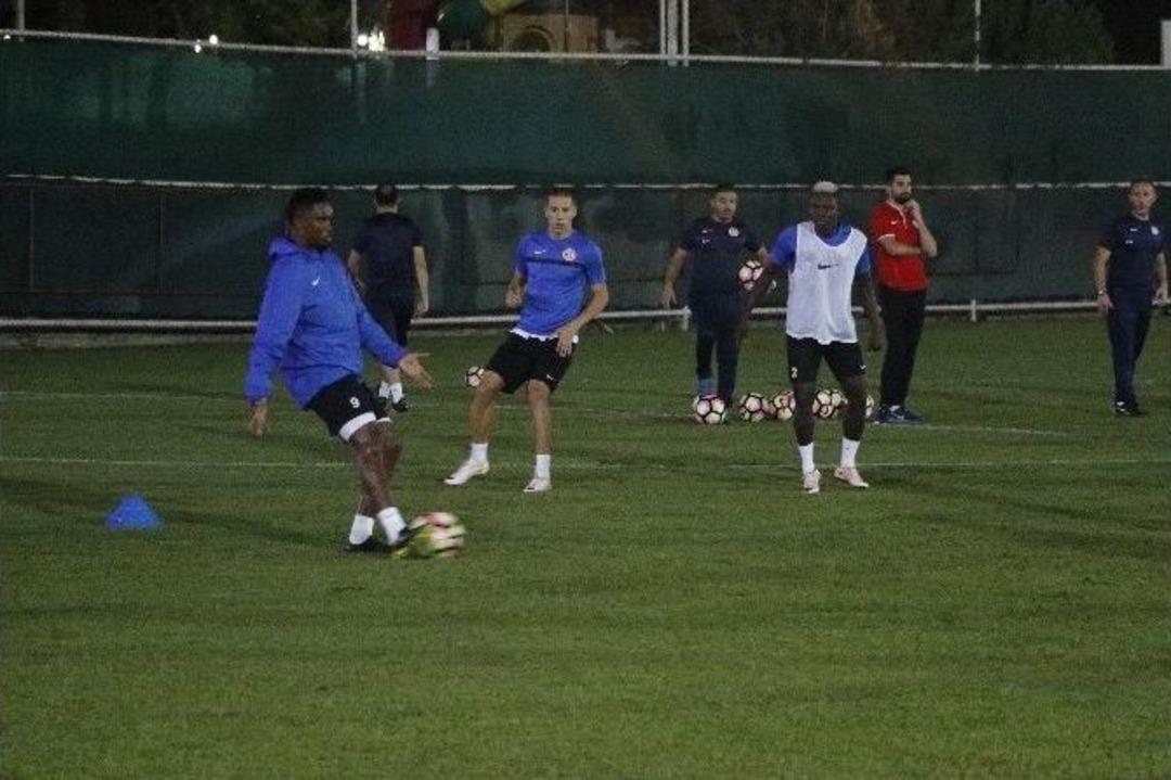 Antalyaspor Morais&rsquo;siz &Ccedil;alıştı