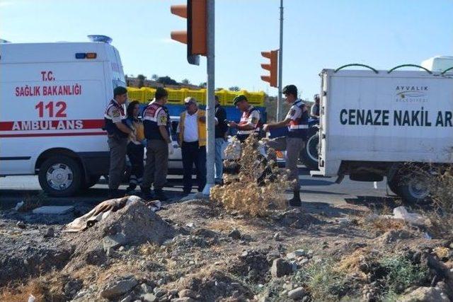 Ayvalık’ta Yol Kenarında Ceset Bulundu