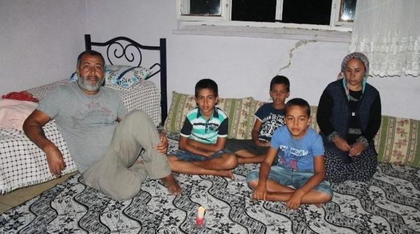 9 Aydır Elektriksiz, Susuz Evde Yaşıyorlar