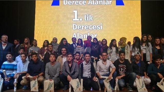 Gençler Sertifikalarını Başkan Aydın’ın Elinden Aldı