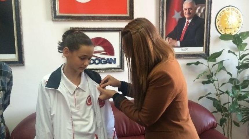 Avrupa Şampiyonu Sporcuya &Ouml;d&uuml;l