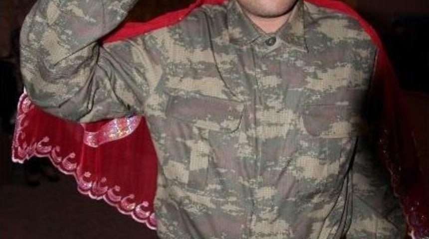 (&ouml;zel Haber) Askere Gidemeyen Engelli Gence, Temsili Asker Gecesi D&uuml;zenlendi