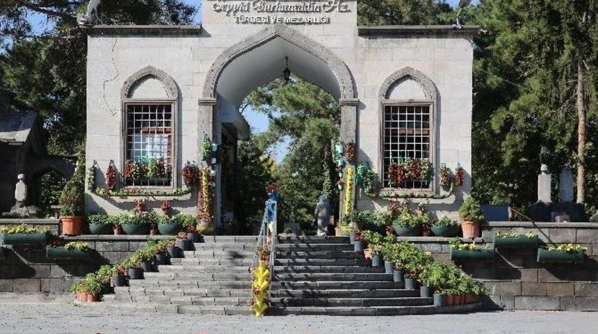 Manevi Mimarımızın T&uuml;rbesi Yenileniyor