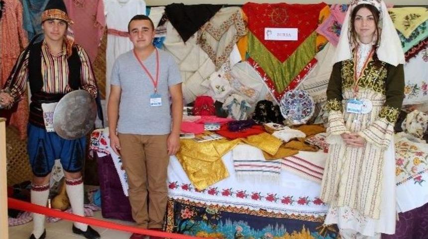 "&ccedil;emberimde G&uuml;l Oya" Sergisi Bursa&rsquo;da