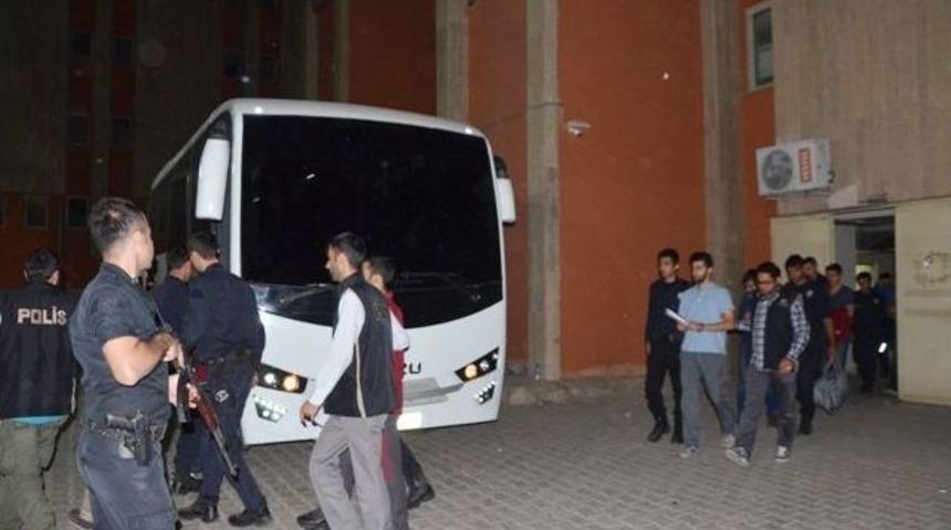 Mardin&rsquo;de 8 R&uuml;tbeli Asker Tutuklandı