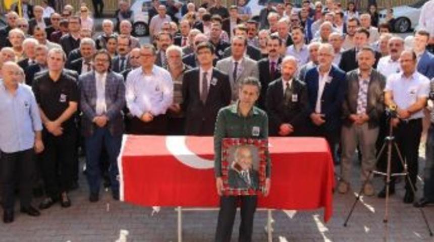 Karab&uuml;k&rsquo;&uuml;n İlk Baro Başkanı Av. Varlık Hayatını Kaydetti