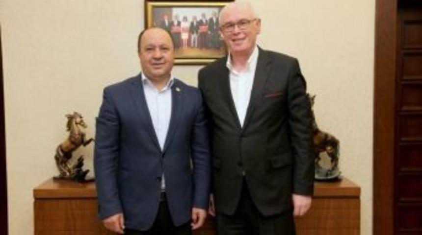 G&ouml;lpazarı Belediye Başkanı Vedat Kazıcı Başkan Kurt&rsquo;u Ziyaret Etti