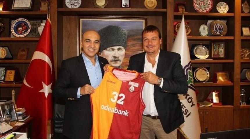 Ergin Ataman&rsquo;dan Serebral Palsili &Ccedil;ocuklara Destek