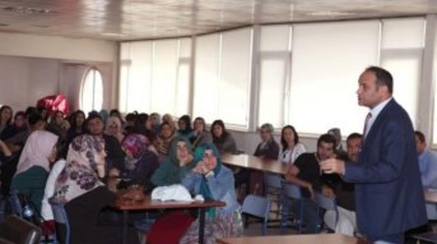 Hakkari &Uuml;niversitesinde Oryantasyon Programı