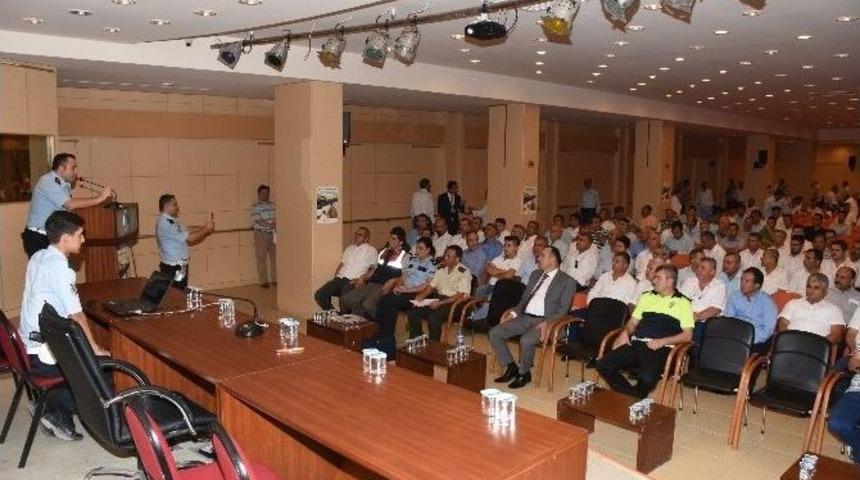 Emniyetten Okul Servis&ccedil;ilerine Eğitim Semineri