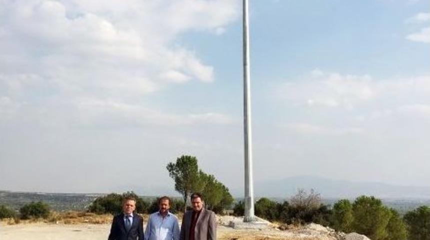 Saruhanlı Ovası&rsquo;na Dev T&uuml;rk Bayrağı