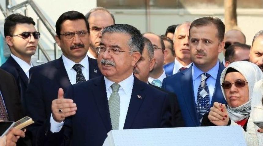 Milli Eğitim Bakanı İsmet Yılmaz Ke&ccedil;i&ouml;ren&rsquo;de İlkokul A&ccedil;tı