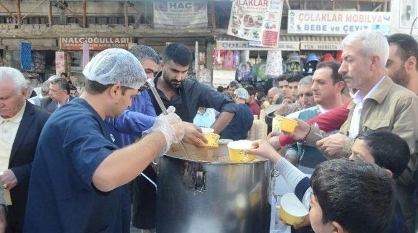 Malatya&rsquo;da Yılın İlk Aşuresi Dağıtıldı