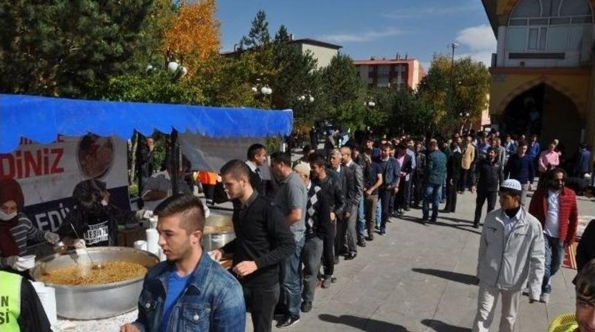 Palandöken Belediyesi, Aşure İkram Etti…