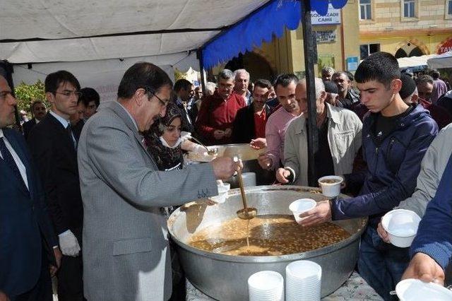 Palandöken Belediyesi, Aşure İkram Etti…