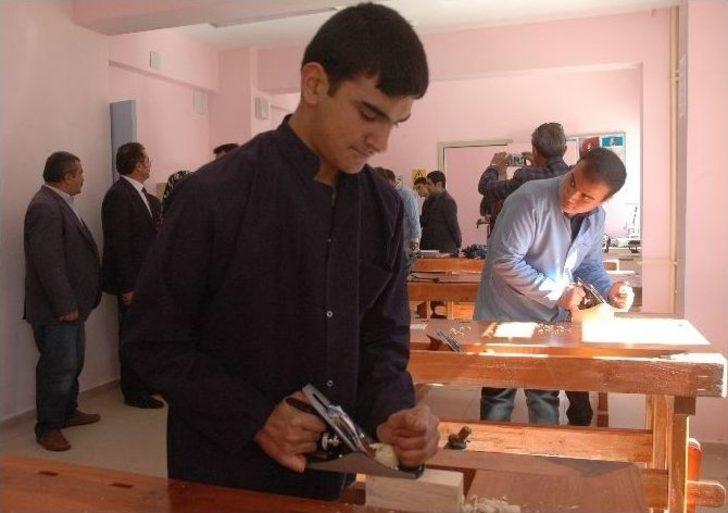 Van’da Engelleri Aşıyorum Mesleğimle Buluşuyorum Projesi G3