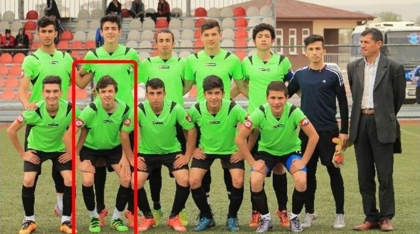 Gen&ccedil; Futbolcu Kansere Yenildi