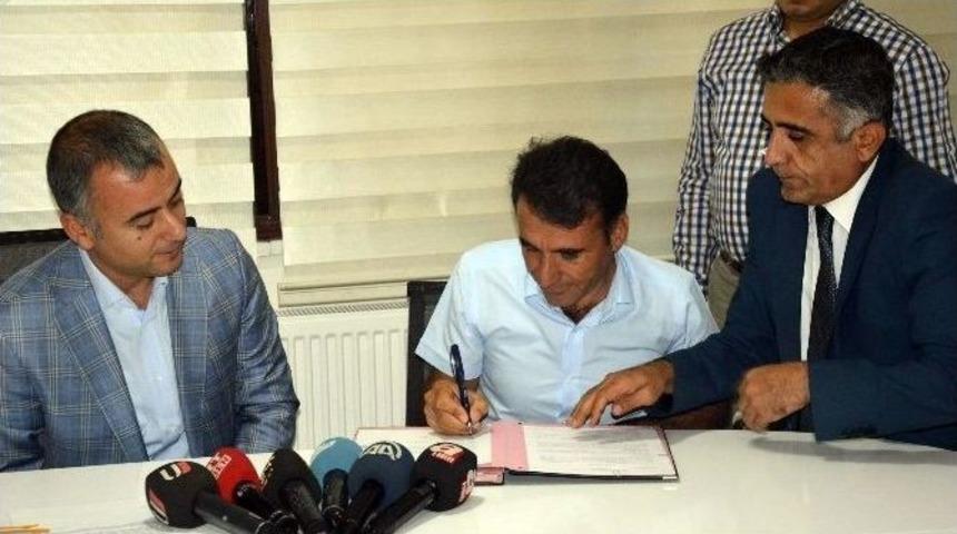 &Ccedil;ocuklar Okusun Diye Arsasını Bağışladı