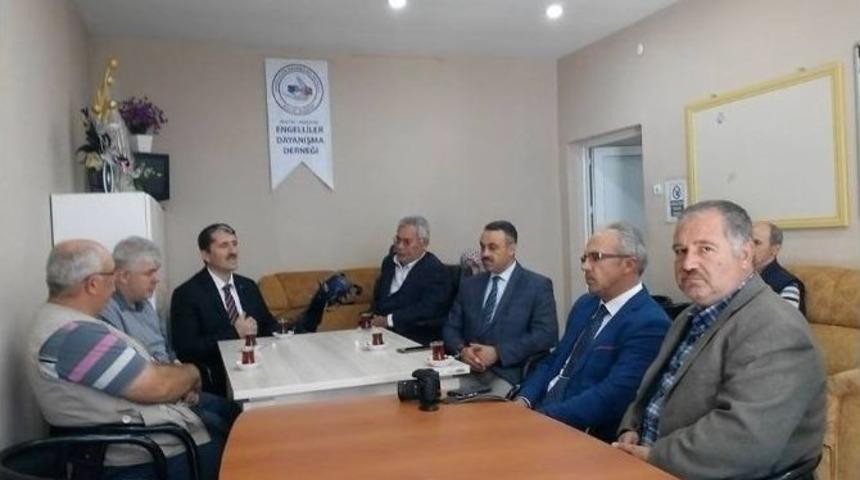 Boz&uuml;y&uuml;k M&uuml;ft&uuml;s&uuml; Selami Bağcı, Engelliler Derneğini Ziyaret Etti