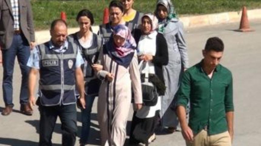 Karaman&rsquo;da Fet&ouml;&rsquo;den G&ouml;zaltına Alınan 3 Kadın &Ouml;ğretmen Adliyeye Sevk Edildi