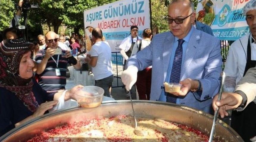 Manisa B&uuml;y&uuml;kşehir&rsquo;den 5 Bin Kişilik Aşure Hayrı