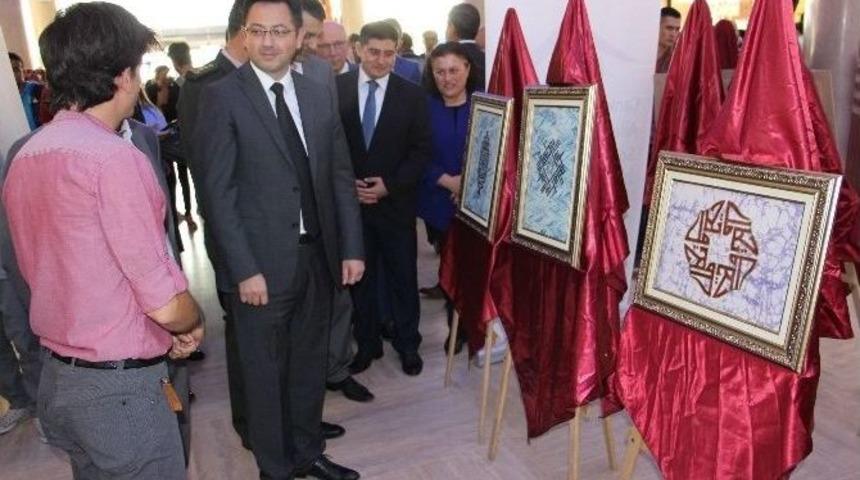 Kimsesiz &Ccedil;ocukların Yaptıkları Eserler Sergilendi