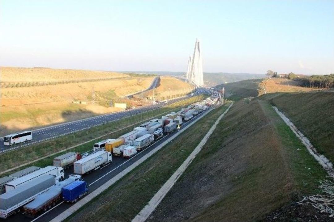 Yavuz Sultan Selim K&ouml;pr&uuml;s&uuml;&rsquo;nde Trafik Durma Noktasına Geldi