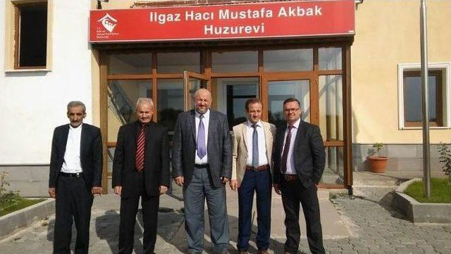 Din G&ouml;revlilerinden Huzurevi&rsquo;ne Ziyaret 2