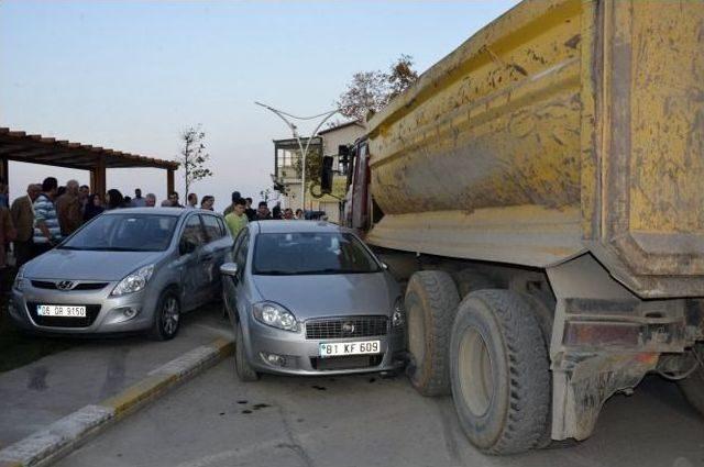 Fireni Boşalan Kamyon 7 Aracı Biçti: 1 Çocuk Hafif Yaralandı