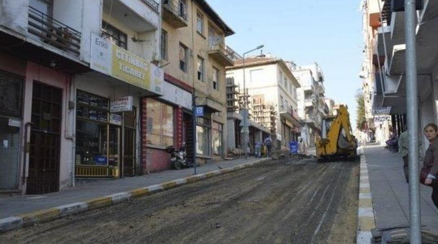 Başkan Yardımcısı Direk,&rsquo;&rsquo;asfaltlama &Ccedil;alışmalarımız S&uuml;recek&rsquo;&rsquo;