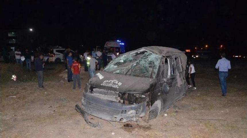 Batman&rsquo;da Trafik Kazası: 1 &Ouml;l&uuml;, 9 Yaralı