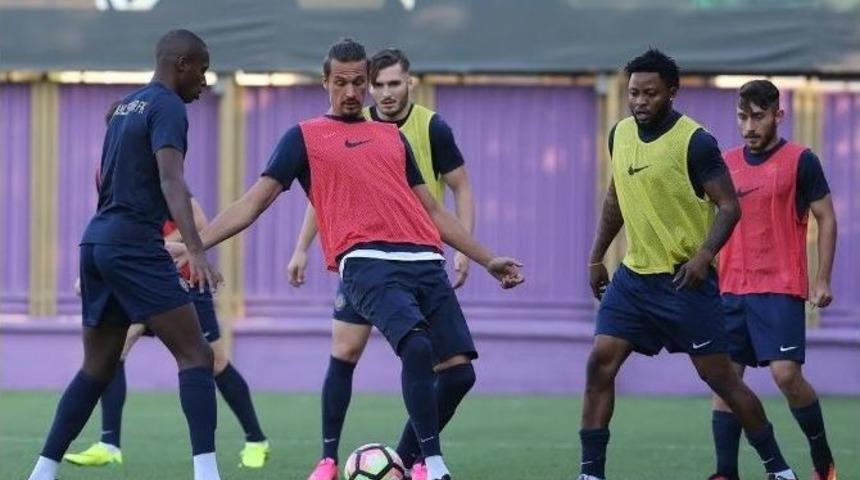 Osmanlıspor G&uuml;n&uuml; &Ccedil;ift Antrenmanla Kapattı