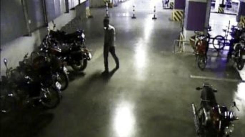 Motosiklet Hırsızı Su&ccedil;&uuml;st&uuml; Yakalandı