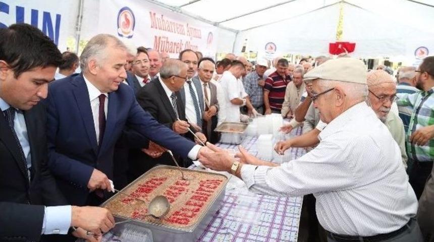 B&uuml;y&uuml;kşehir Aşure Geleneğini S&uuml;rd&uuml;r&uuml;yor